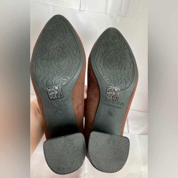 NWOB Taryn Rose Brown block heels - size 8 - Picture 4 of 4